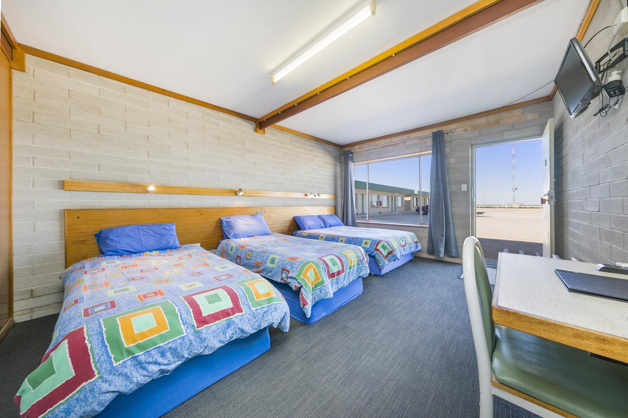 Nullarbor Roadhouse Hotell Eksteriør bilde