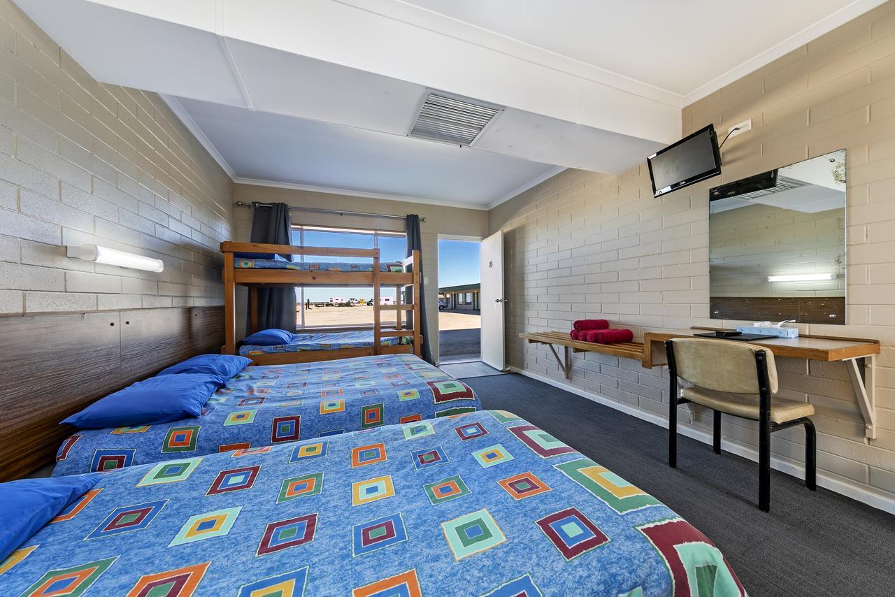 Nullarbor Roadhouse Hotell Eksteriør bilde
